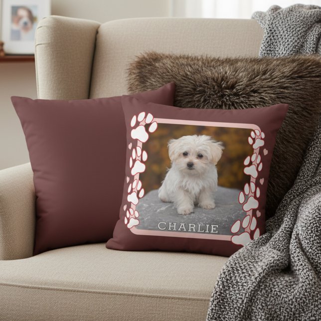Almofada de Arremesso com Foto e Nome de Pet em Mo (Snuggle up with your pet’s photo pillow. Personalized and adorable! 🐾💖)