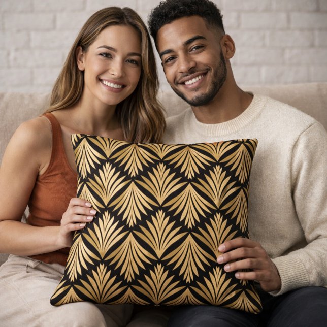 Almofada de Arremesso com Padrão Preto em Dourado  (Criador carregado)
