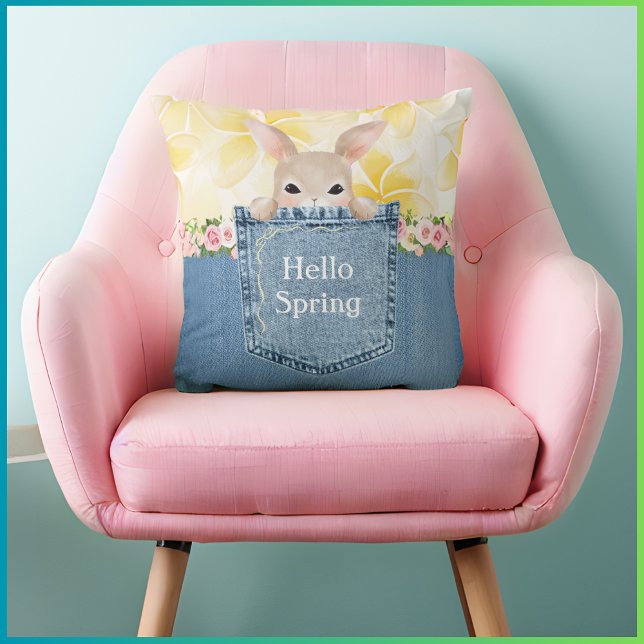 Almofada de Arremesso de Bolso de Denim Coelhinho  (Peek-a-Boo Bunny Hello Spring Pillow)