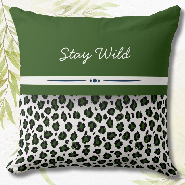 Almofada de Arremesso Verde de Selva com Estampa d (Stay Wild Leopard Print Jungle Green Throw Pillow)