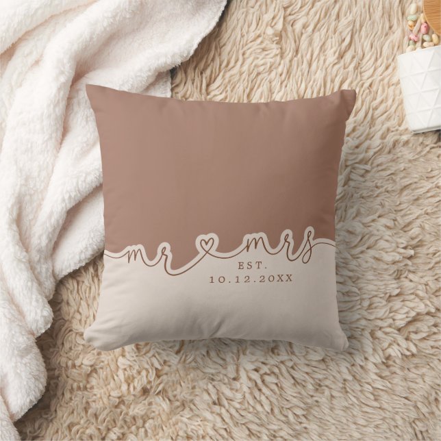 Almofada de Casamento Bege Mr Mrs Heart Script Moc (Cobertor)