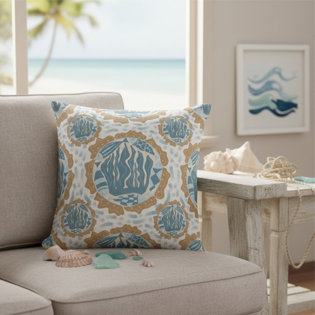 Almofada Decoração de Casa de Praia Peixe Escondido (Goes great both inside and outside. The fish and seaweed point to that beach home feel.)