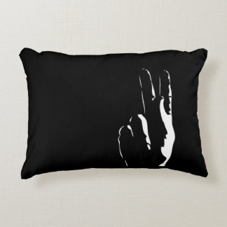 Almofada Decorativa a letra K em linguagem gestual