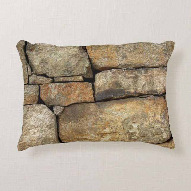 Almofada Decorativa A stone wall made of cobblestones background textu (Frente)