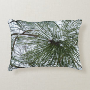 Almofada Decorativa Agulhas de Snowy Pine Fotografia de inverno