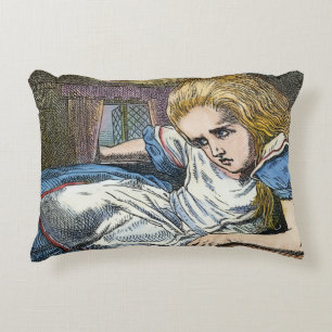 ALMOFADA DECORATIVA ALICE IN WONDERLAND