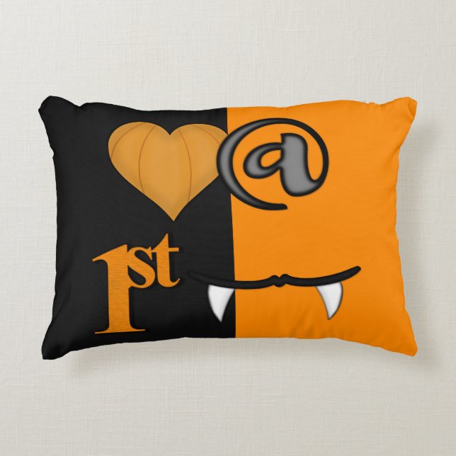 Almofada Decorativa Amor Ao Primeiro Bite No Dia Das Bruxas (Frente)