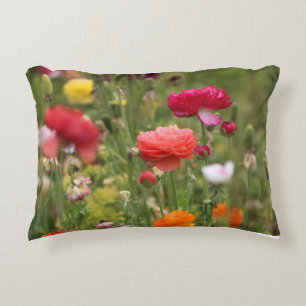 Almofada Decorativa Arco-íris de Ranunculus