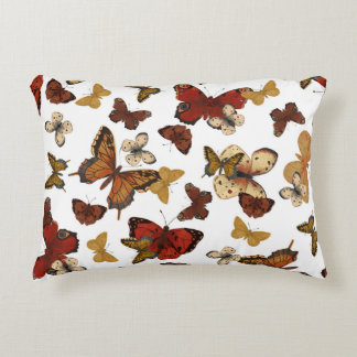 Almofada Decorativa Asas Sussurrantes – Borboletas em Branco