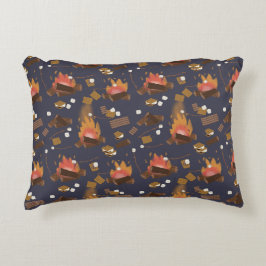 Almofada Decorativa Aventura e Marshmallow de Acampamento de Fogo