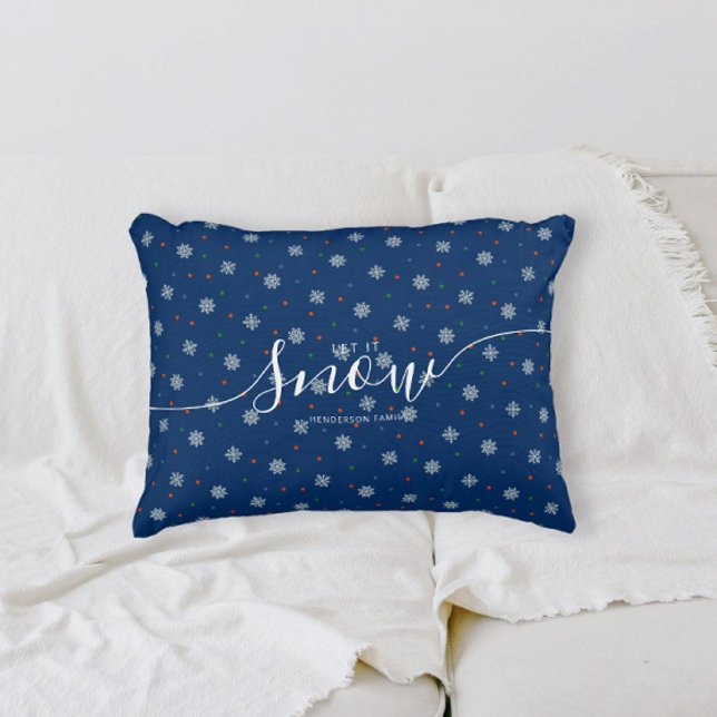 Almofada Decorativa Azul elegante Deixe-o nevar personalizado (Personalized snowflake custom family name Let it snow blue pillow for holiday home decor)