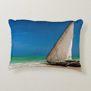 Almofada Decorativa Barcos de pesca tradicionais na praia