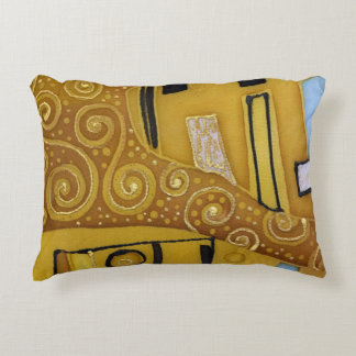 Almofada Decorativa Batik Beauty: Fundo Tradicional