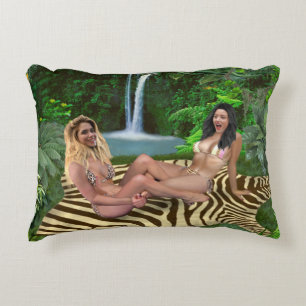 ALMOFADA DECORATIVA BLONDE VS BRUNETE