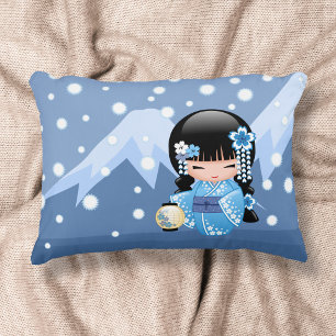 Almofada Decorativa Boneca de inverno Kokeshi - Garota Geisha Blue Mou
