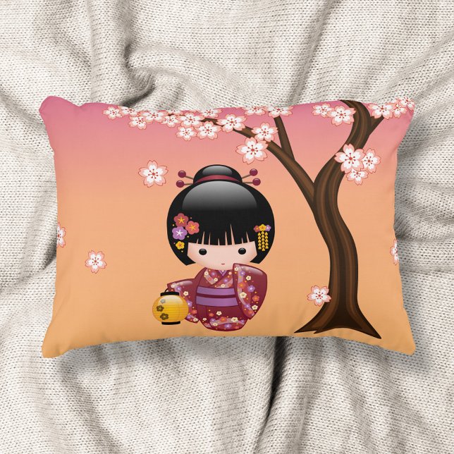 Almofada Decorativa Boneca Sakura Kokeshi - Garota Geisha em Pêssego (Criador carregado)