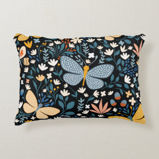 Almofada Decorativa Borboletas Floral: Desenho Manual Sem Costura.