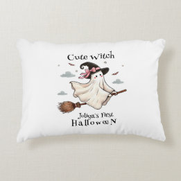 Almofada Decorativa bruxa-branca simples e elegante no primeiro dia da