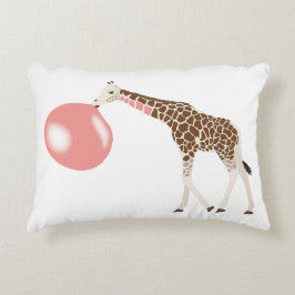 Almofada Decorativa Bubble Gum Giraffe Soprando Bolha