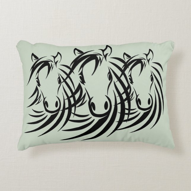 Almofada Decorativa Cabeças de Cavalo Negro (Frente)