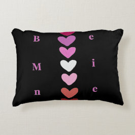 Almofada Decorativa Camiseta de São Valentim com Pilha de Coração Míni