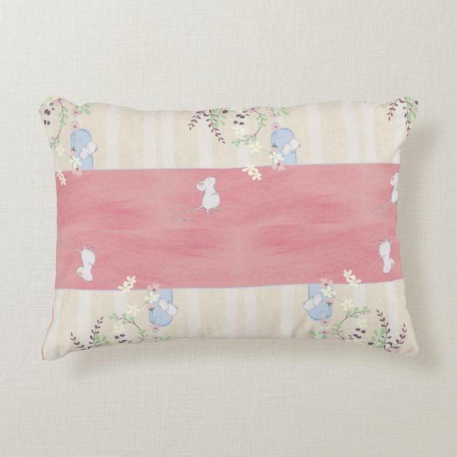 Almofada Decorativa Camundongos brancos pendurados em casa (Frente)