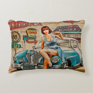 Almofada Decorativa Carro viagem através do poster vintage americano.