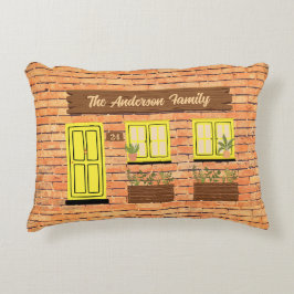 Almofada Decorativa Casa de tijolos com texto personalizado de porta a