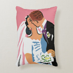 Almofada Decorativa Casamento Antigo, Noivos se Beijando