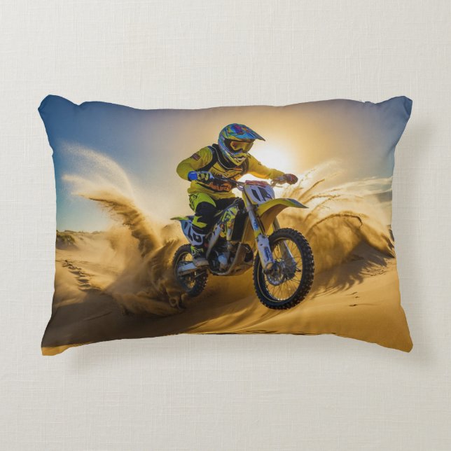 Almofada Decorativa Cavaleiro Motocross a Andar nas Dunas (Frente)