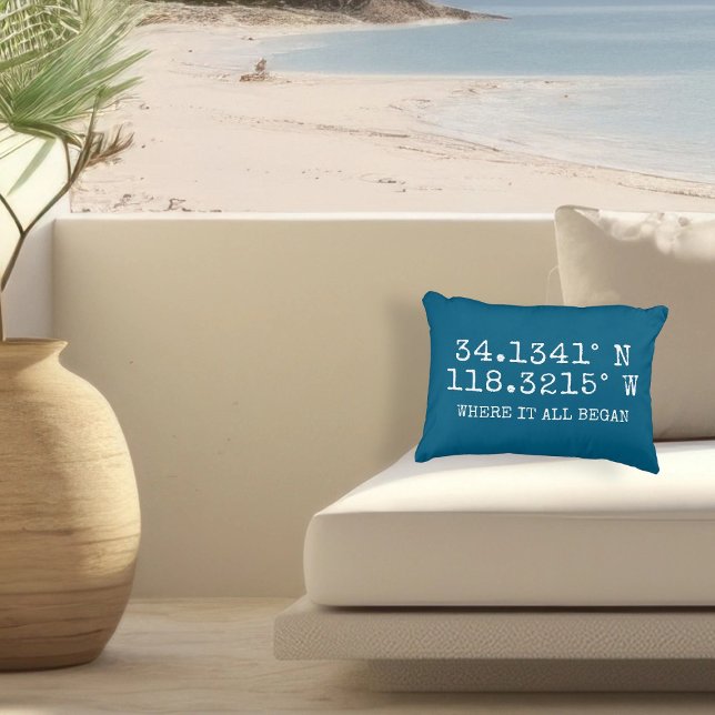 Almofada Decorativa Coordenadas GPS e foto personalizada (Name with GPS Coordinates and Photo Personalized Accent Pillow by Ricaso. Available in other colors)