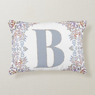 Almofada Decorativa Corações Modernos e Florais - Letra B