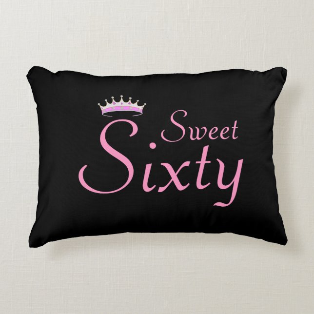 Almofada Decorativa Coroa Moderna Sweet Sixty em Preto (Frente)