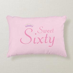 Almofada Decorativa Coroa Moderna Sweet Sixty em Rosa Claro