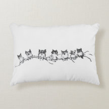 Corujas manchados de tinta em um design do ramo