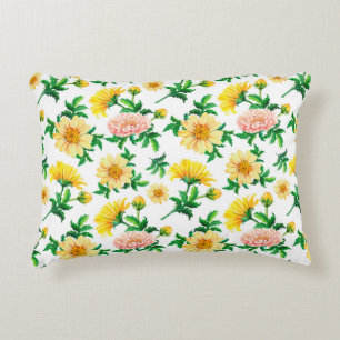 Almofada Decorativa Crysântemos de aquarela. Flores amarelas com grã