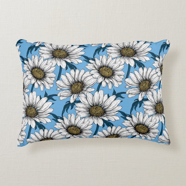 Almofada Decorativa Daisies, wild flowers on blue (Frente)
