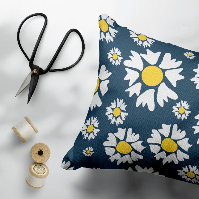 Almofada Decorativa Daisy Pattern, Floral Pattern, White Daisies (Criador carregado)
