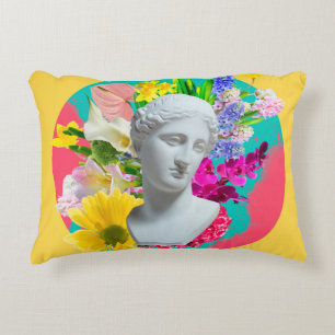 Almofada Decorativa Delicado. Colagem com isolado de estátua de gesso
