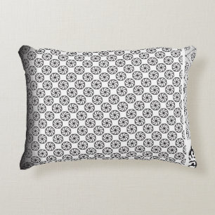 Almofada Decorativa Design preto e branco com tecido intrincado