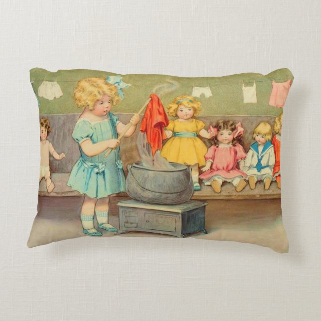 Almofada Decorativa Dolly Laundry Girl Vintage Brincando Bonecas (Verso)