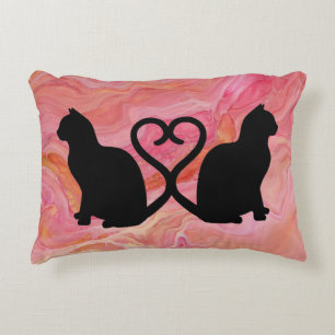 Almofada Decorativa Duas Caudas do Coração de Gatos no Mármaco Rosa