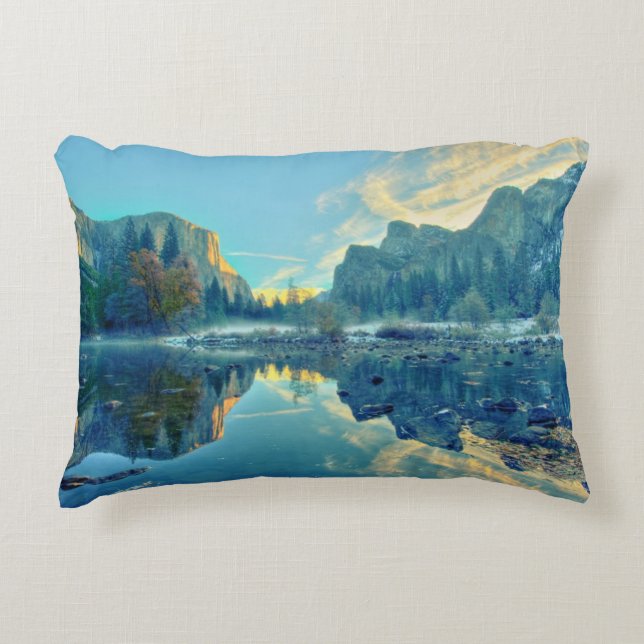 Almofada Decorativa EL Capitan e reflexão de três irmãos (Frente)