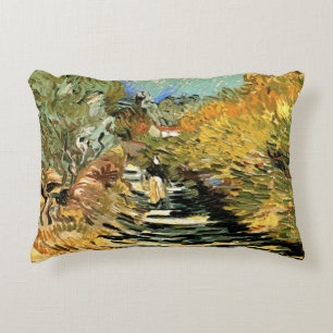 Almofada Decorativa Estrada em St Remy com Figura por Vincent van Gogh