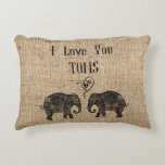Almofada Decorativa EU TE AMO TONELADAS/Arte Elefante/Casamento Person<br><div class="desc">EU TE AMO TONELADAS/Arte Bela e Elefante no Faux Burlap Burlap, Dando-lhe o Chá-presente do noivo, Dando-lhe presentes para o lar, Dando-lhe um presente para o Dia de os namorados-presente. Personalize-o com as iniciais do casal ou personalize-o se você quiser alterar a fonte, o tamanho e a cor do texto...</div>