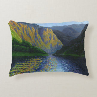 Almofada Decorativa Fjord norueguês se aproximando do pôr do sol