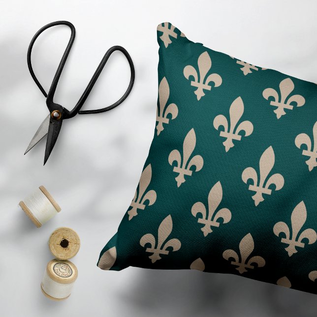 Almofada Decorativa Fleur de Lis Pattern, Royal French Cream on Green (Criador carregado)