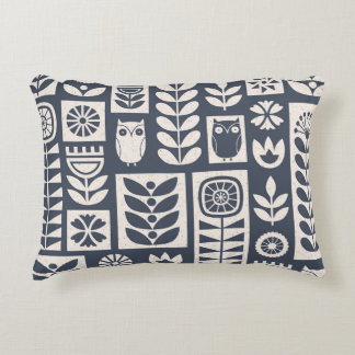 Almofada Decorativa Floral Escandinavo: Branco, Azul, Minimalista.