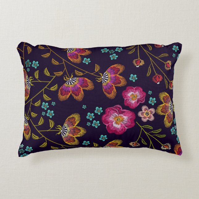 Almofada Decorativa Flores bordadas: padrão sem costura de moda (Frente)