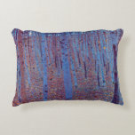 Almofada Decorativa Floresta Beech por Gustav Klimt, Vintage Art Nouve<br><div class="desc">Beech Forest (1902), de Gustav Klimt, é uma pintura típica de paisagem de belas artes vitoriana simbolismo da era vitoriana que apresenta uma cena natural. Uma floresta escura com faia e folhas à noite. Sobre o artista: Gustav Klimt (1862-1918) era um pintor simbolista austríaco e um dos membros mais proeminentes...</div>